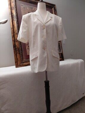Tribal Sportwear Women Classic Cream Short-Sleeve Blazer. Size/Talle 12